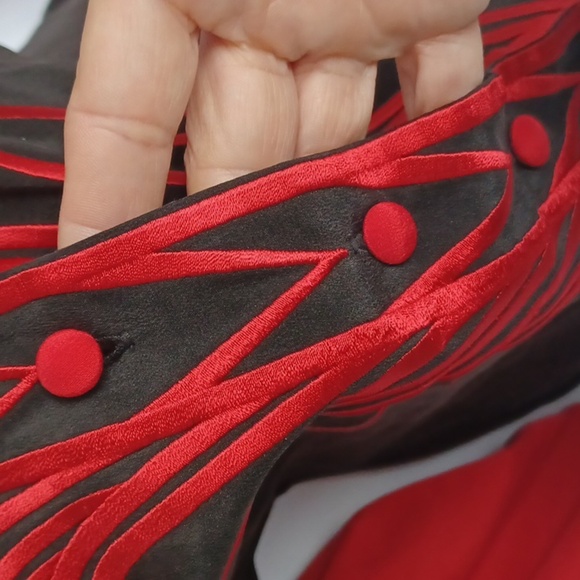 Vintage Bob Mackie Wearable Art Black & Red Button Up Blouse w Embrodered Design - Picture 3 of 8